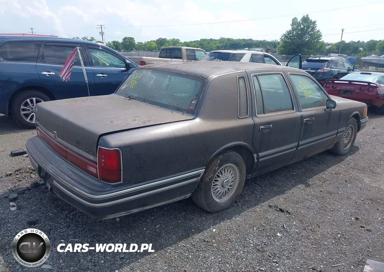 1993 Lincoln Town Car Cartier VIN:1LNLM83W0PY742969 - 4