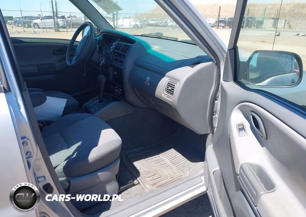 2003 Chevrolet Tracker Hard Top Base VIN:2CNBE13C836951690 - 5