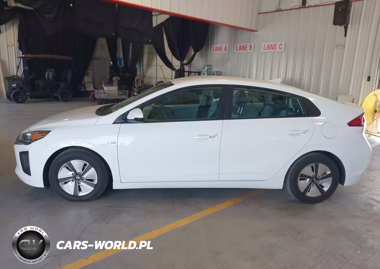 2020 Hyundai Ioniq Hybrid Blue VIN:KMHC65LC2LU233501 - 14
