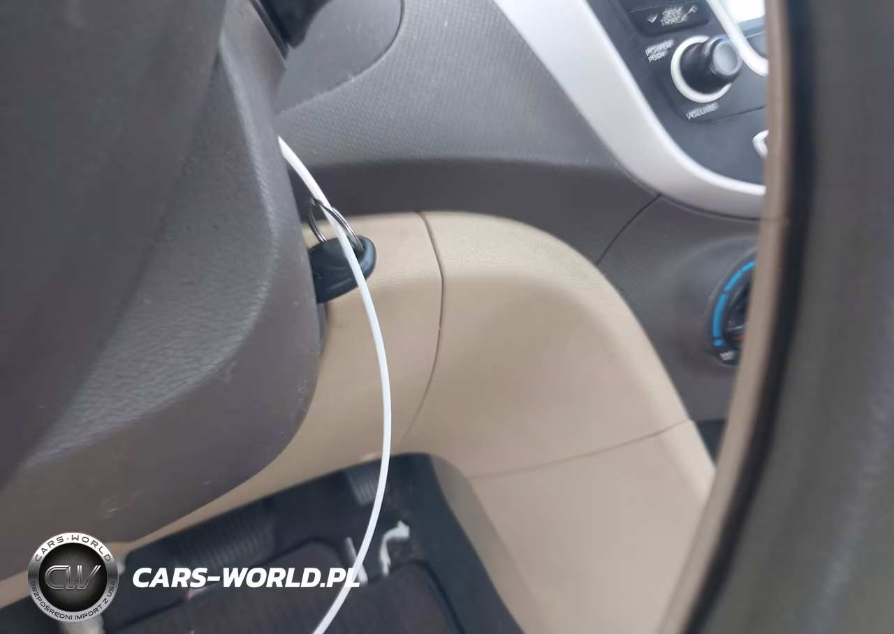 2013 Hyundai Accent Gls VIN:KMHCT4AE8DU420363 - 11