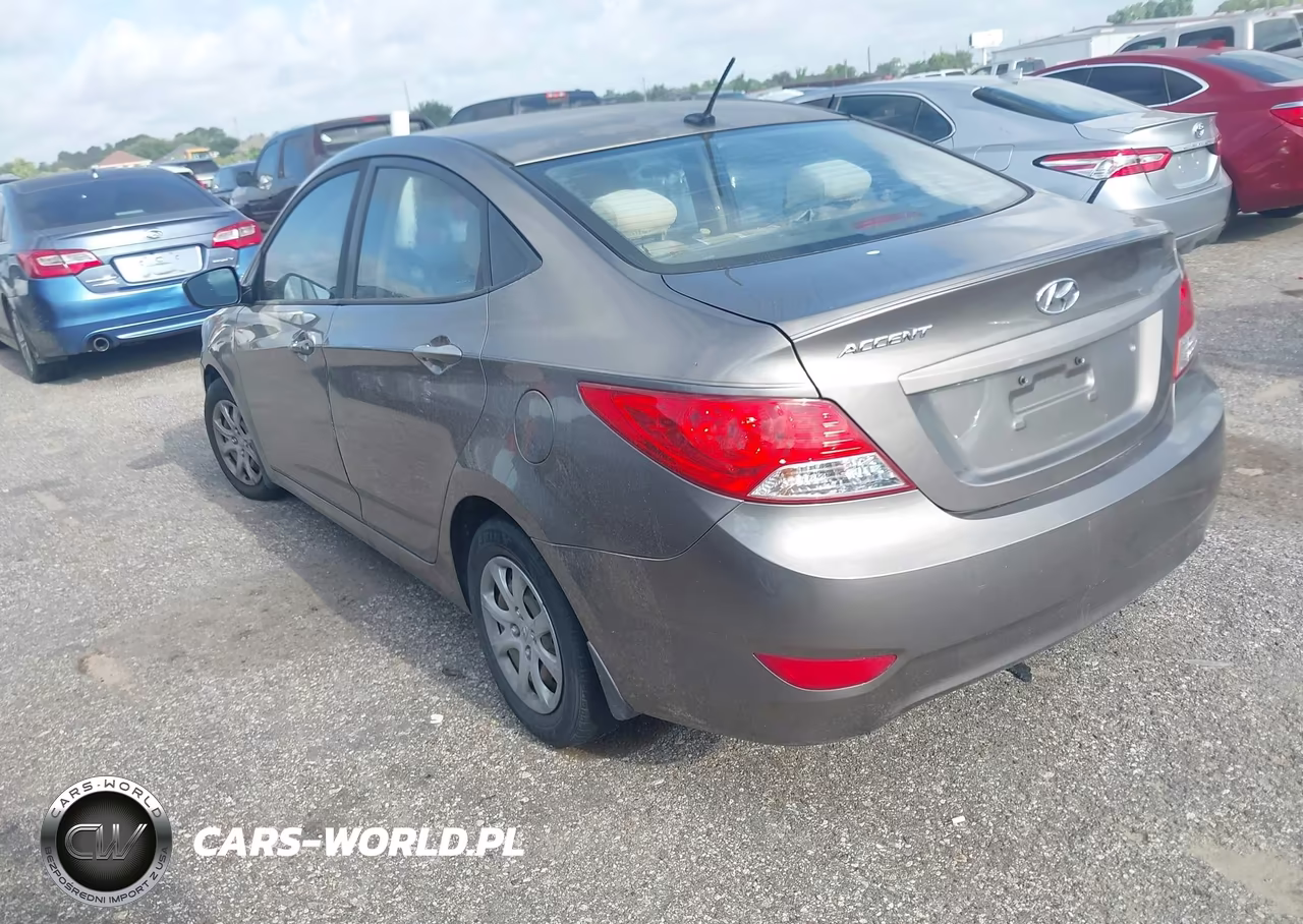 2013 Hyundai Accent Gls VIN:KMHCT4AE8DU420363 - 3