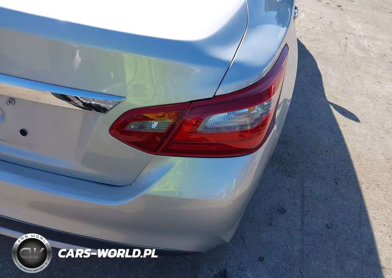 2018 Nissan Altima 2.5 S VIN:1N4AL3AP1JC117102 - 19