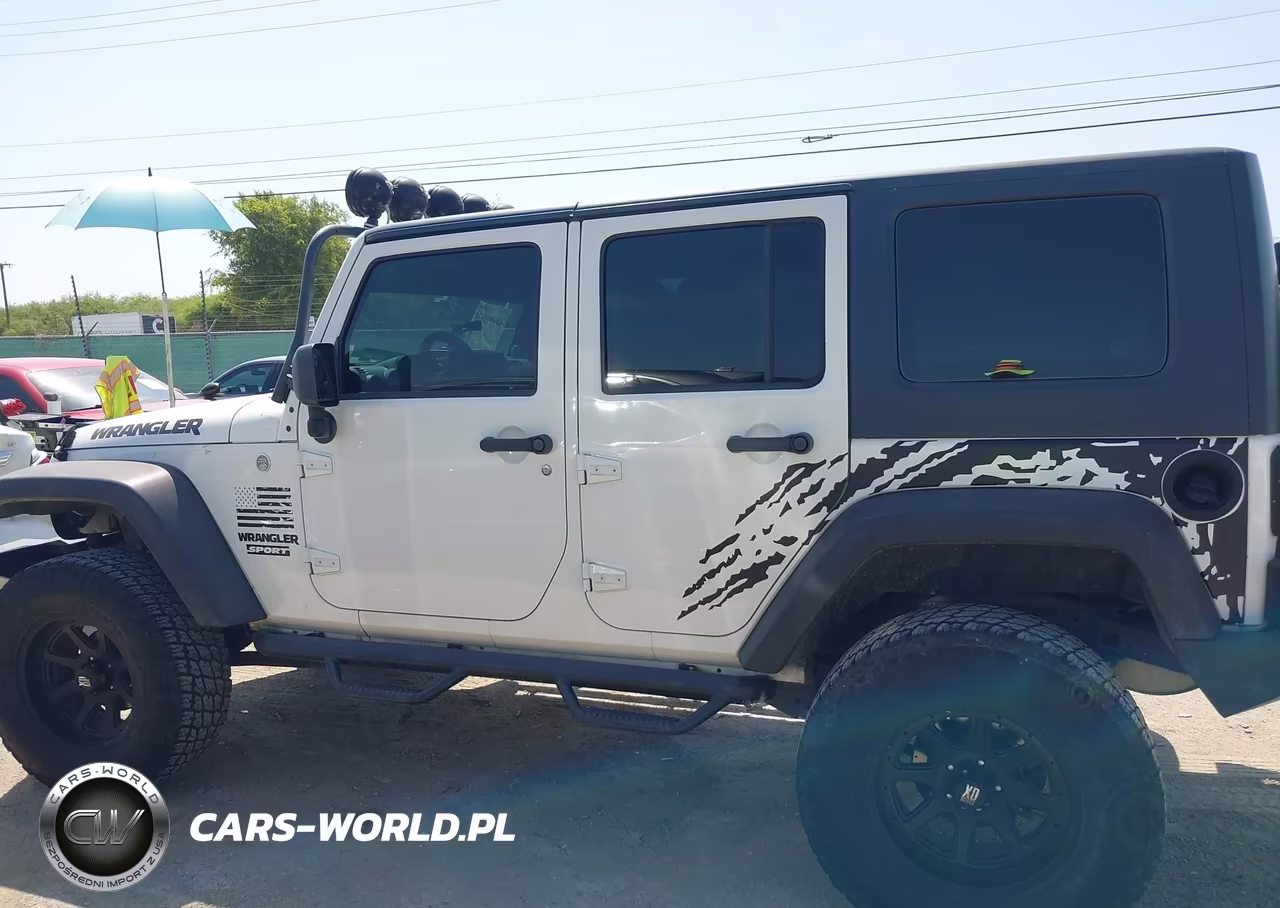 2010 Jeep Wrangler Unlimited Sport VIN:1J4BA3H17AL105150 - 14