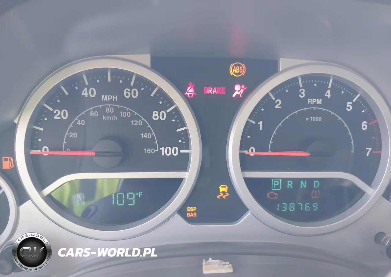 2010 Jeep Wrangler Unlimited Sport VIN:1J4BA3H17AL105150 - 7