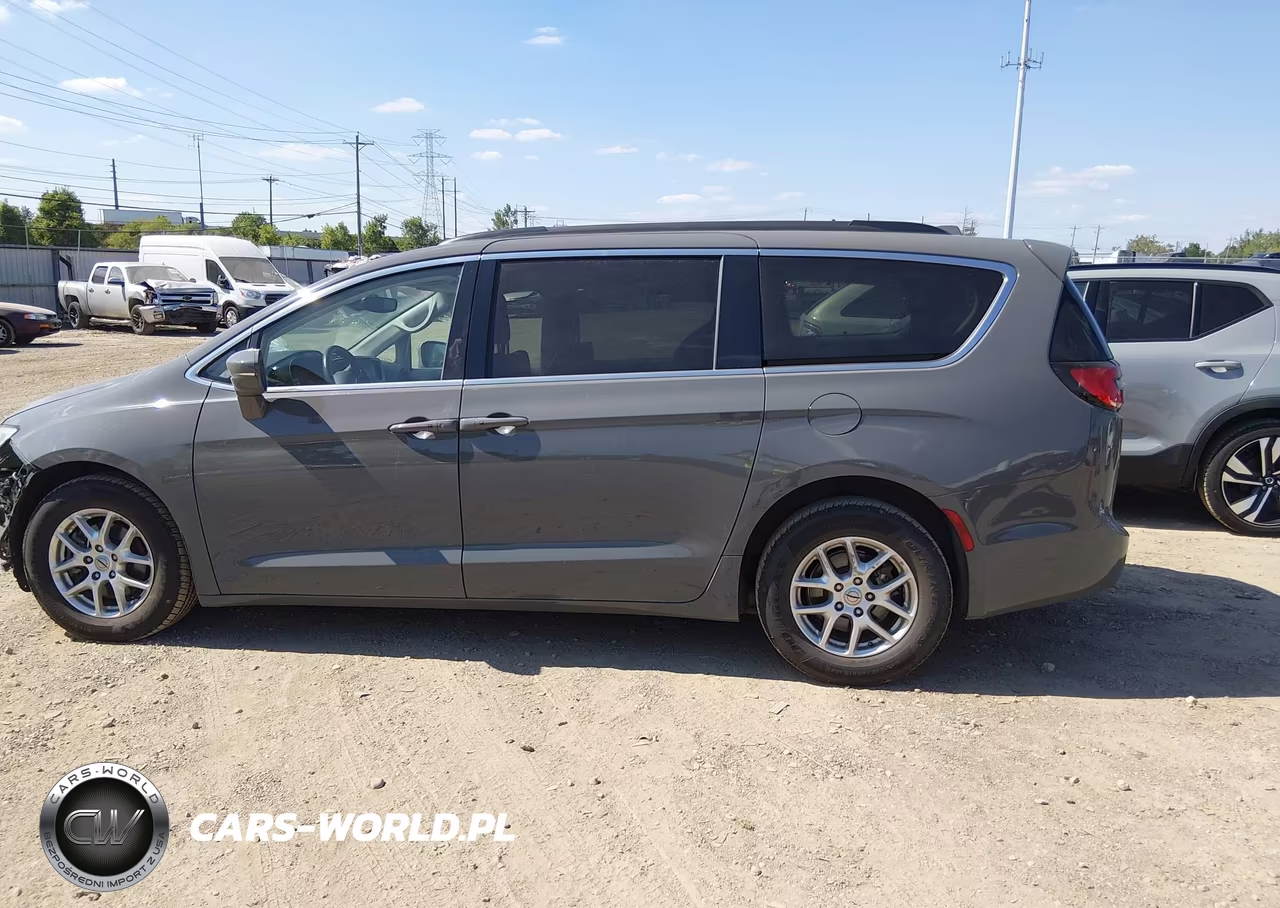 2022 Chrysler Pacifica Touring L VIN:2C4RC1BG5NR179342 - 15