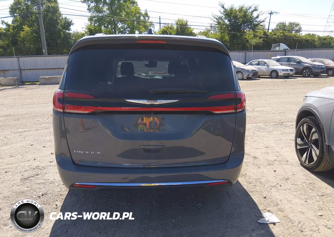 2022 Chrysler Pacifica Touring L VIN:2C4RC1BG5NR179342 - 17
