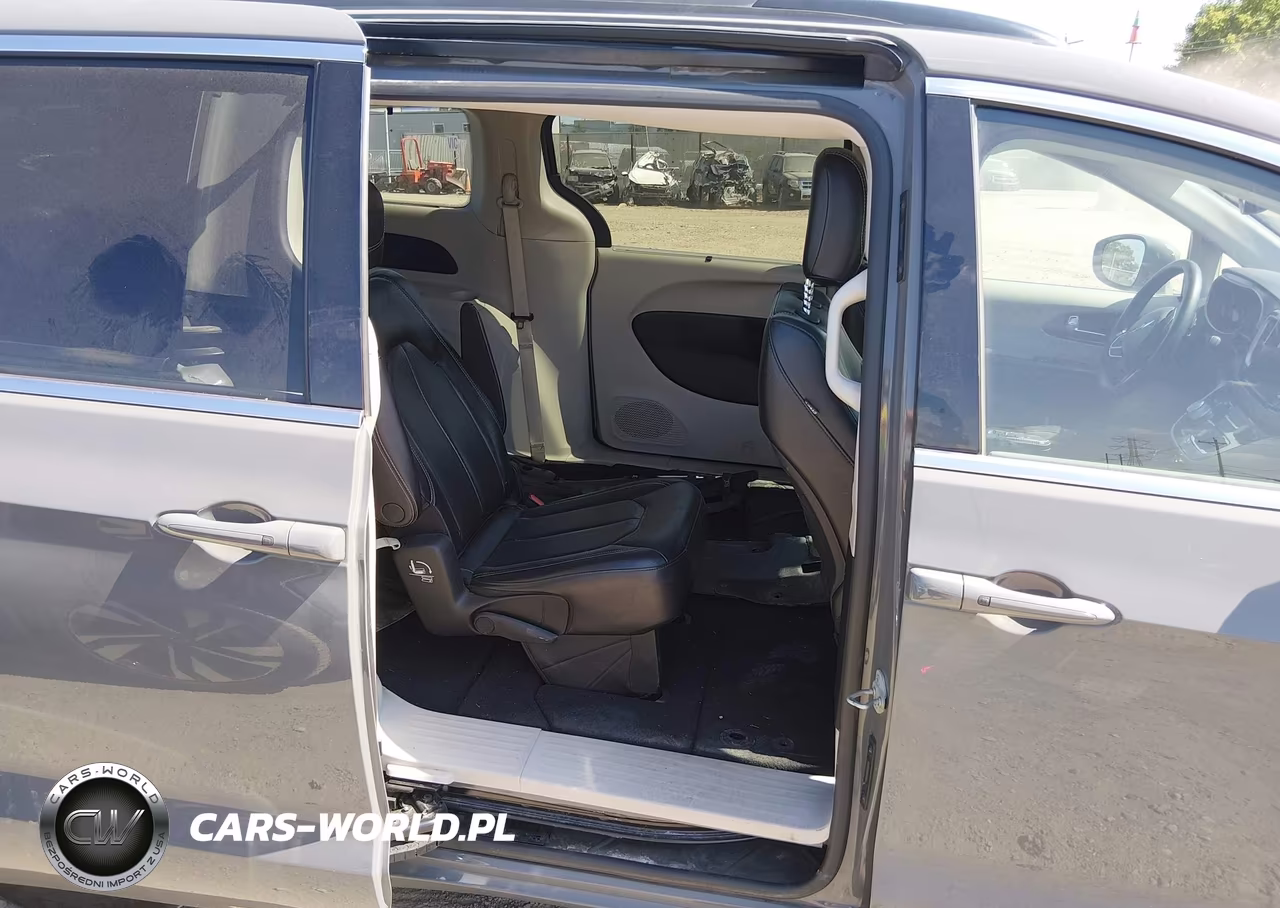 2022 Chrysler Pacifica Touring L VIN:2C4RC1BG5NR179342 - 8