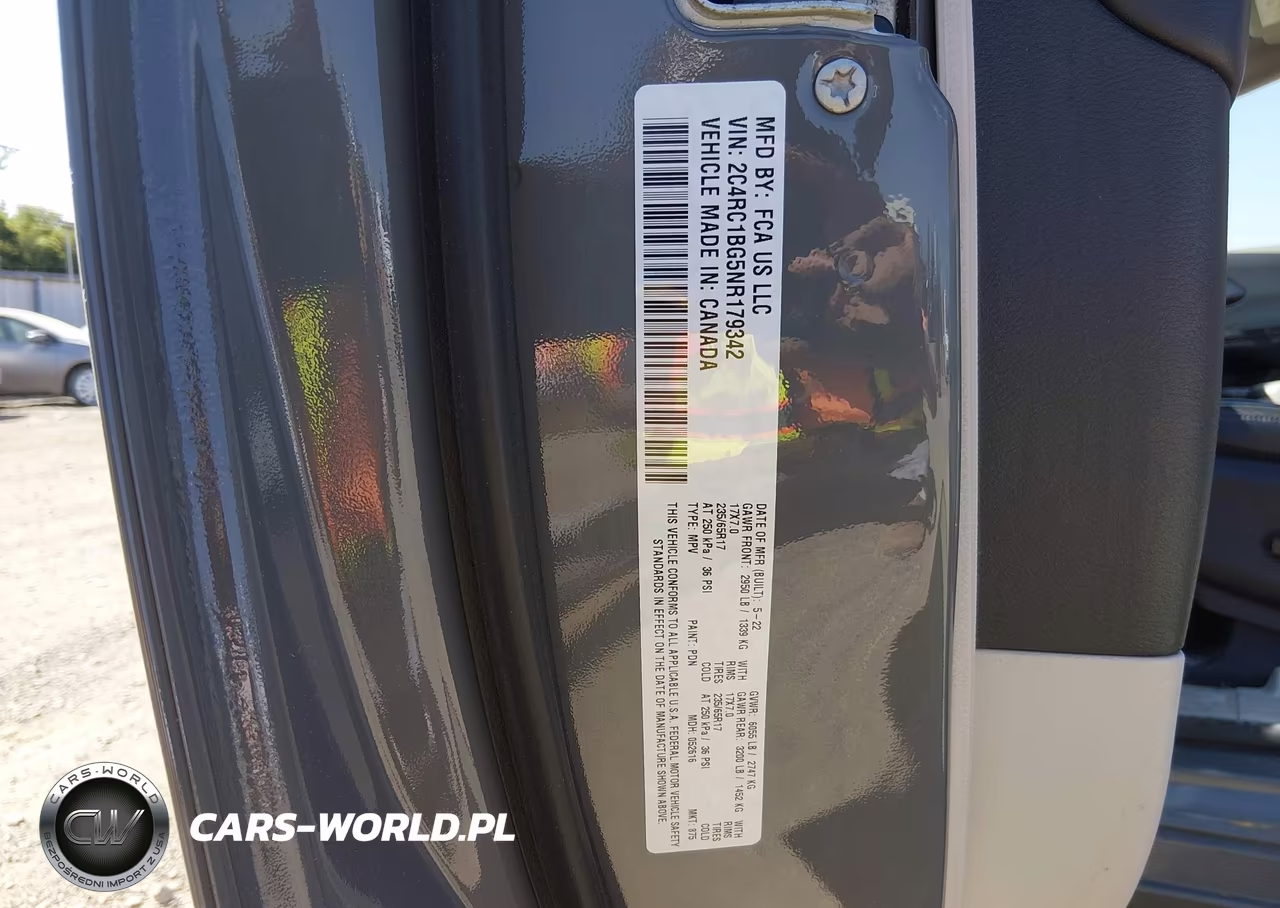 2022 Chrysler Pacifica Touring L VIN:2C4RC1BG5NR179342 - 9