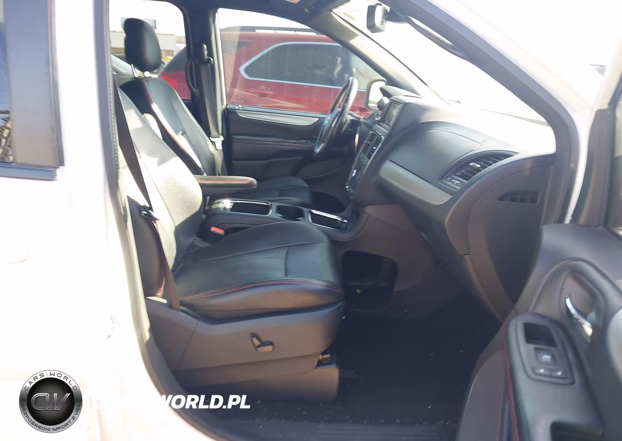 2019 Dodge Grand Caravan Gt VIN:2C4RDGEG3KR788789 - 5