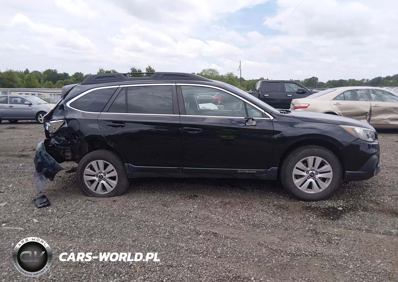 2018 Subaru Outback 2.5I Premium VIN:4S4BSAFC2J3215868 - 13