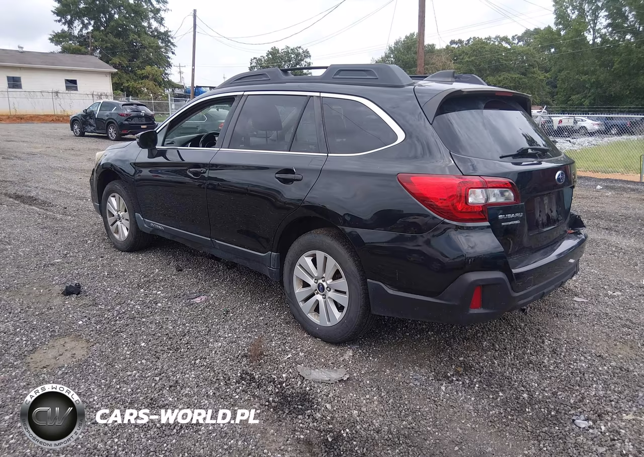 2018 Subaru Outback 2.5I Premium VIN:4S4BSAFC2J3215868 - 3