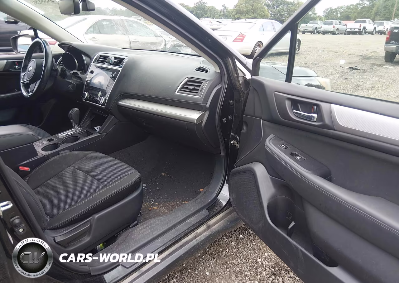 2018 Subaru Outback 2.5I Premium VIN:4S4BSAFC2J3215868 - 5