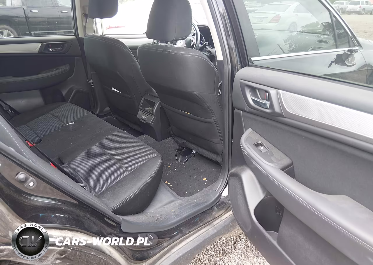 2018 Subaru Outback 2.5I Premium VIN:4S4BSAFC2J3215868 - 8