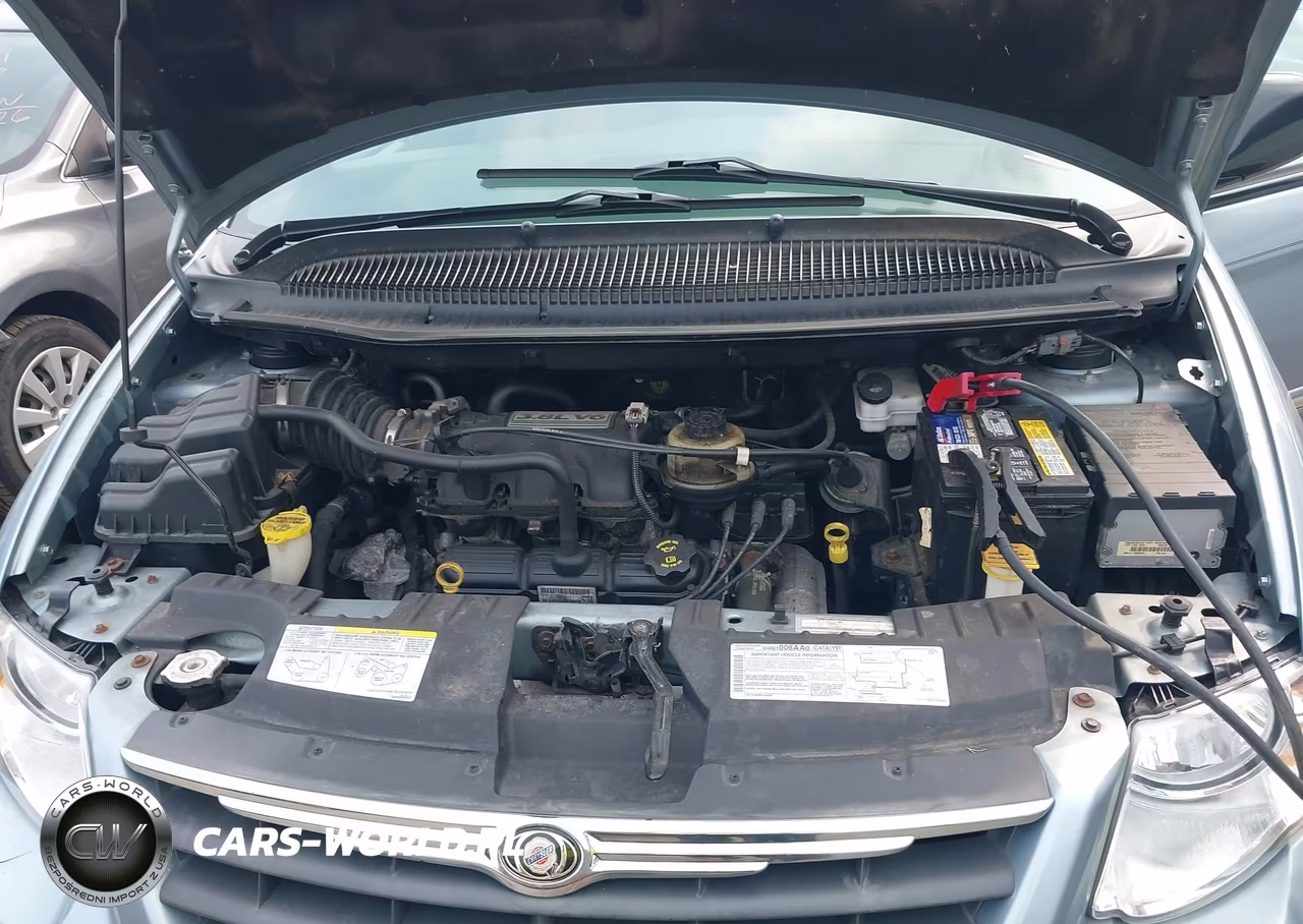 2005 Chrysler Town & Country Touring VIN:2C4GP54L95R157051 - 10