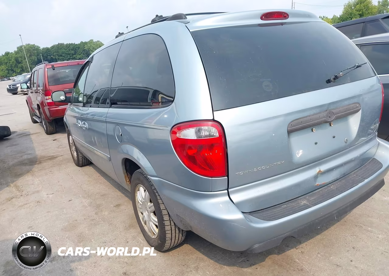 2005 Chrysler Town & Country Touring VIN:2C4GP54L95R157051 - 3
