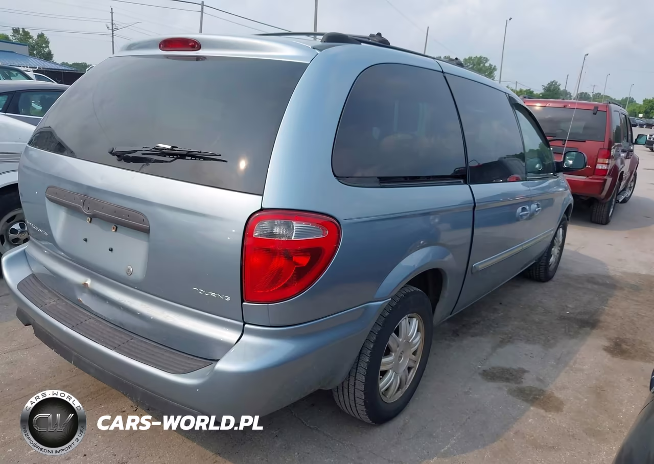 2005 Chrysler Town & Country Touring VIN:2C4GP54L95R157051 - 4