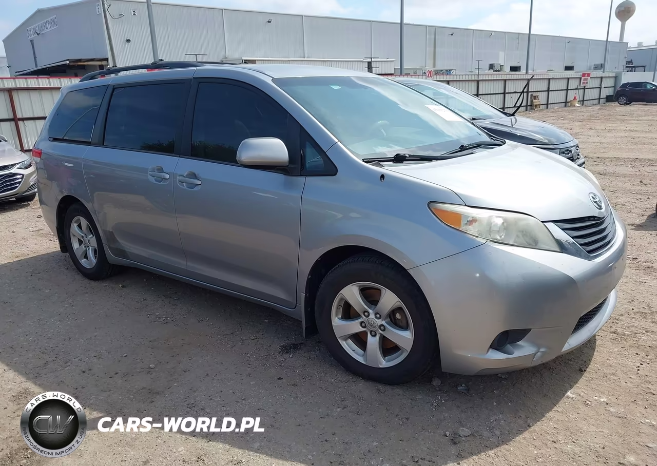 2013 Toyota Sienna Le V6 8 Passenger – zdjęcie 1 z 12