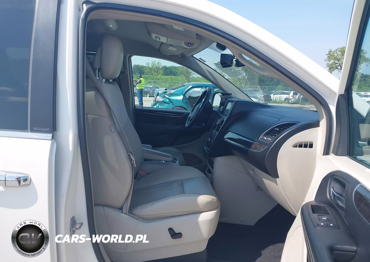 2012 Chrysler Town & Country Limited VIN:2C4RC1GG4CR175448 - 5