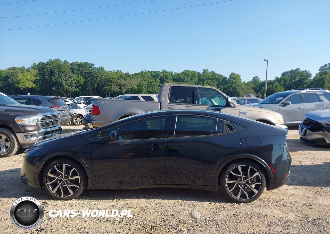 2025 Toyota Prius Plug-In Hybrid Xse VIN:JTDACACU1S3047605 - 14