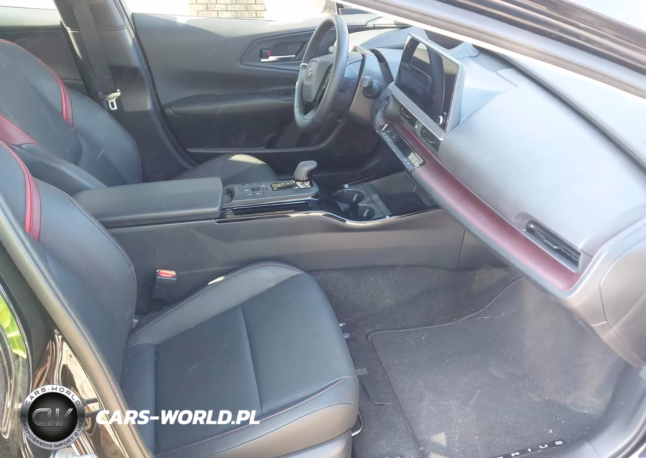 2025 Toyota Prius Plug-In Hybrid Xse VIN:JTDACACU1S3047605 - 5