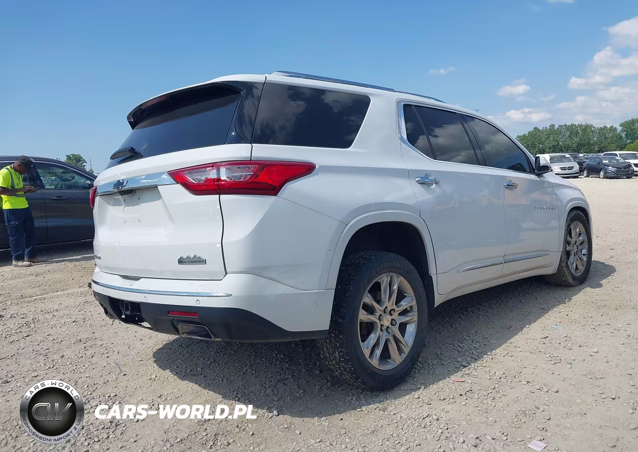 2018 Chevrolet Traverse High Country VIN:1GNEVKKW4JJ216585 - 4