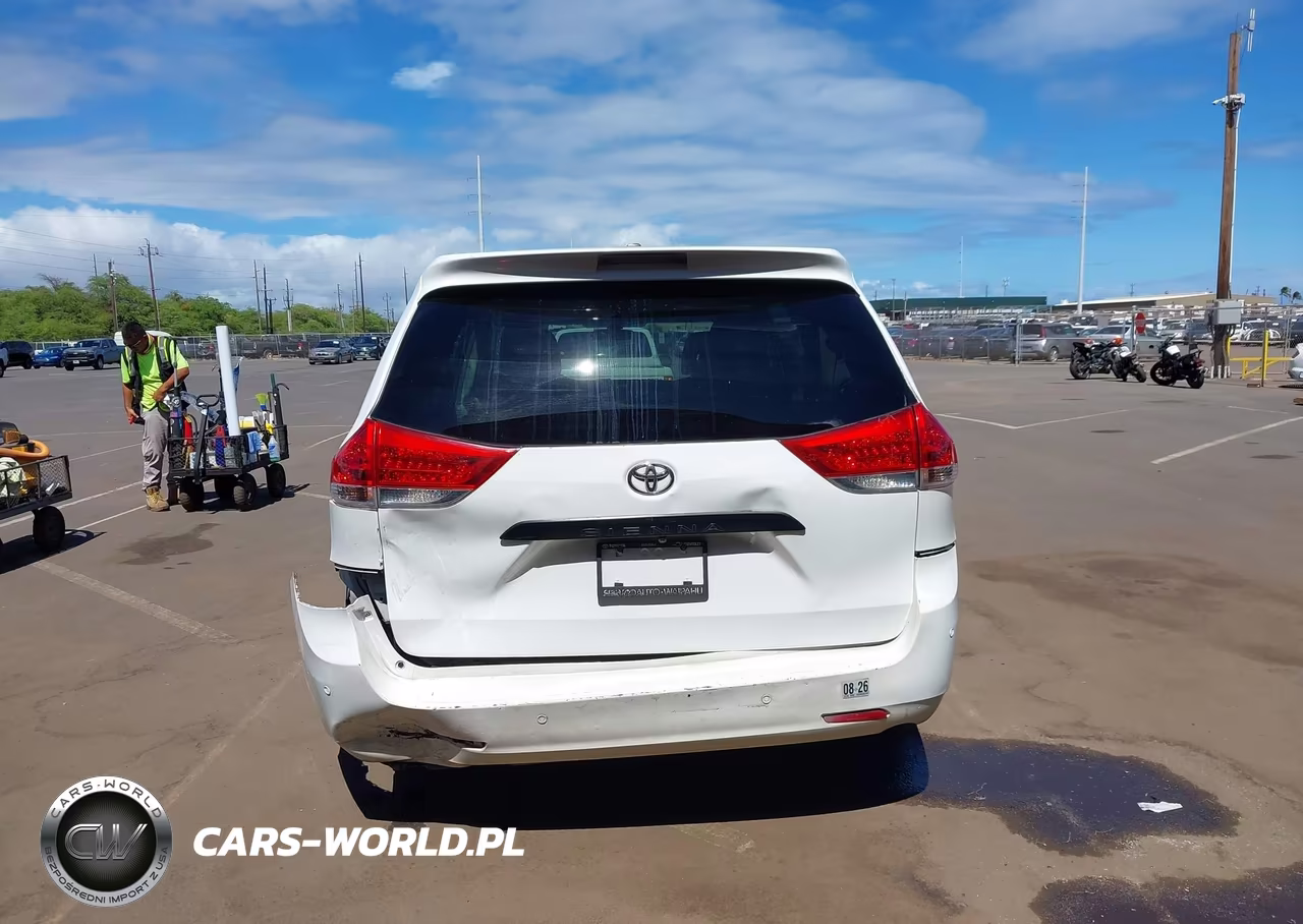2014 Toyota Sienna L V6 7 Passenger VIN:5TDZK3DC3ES513349 - 17