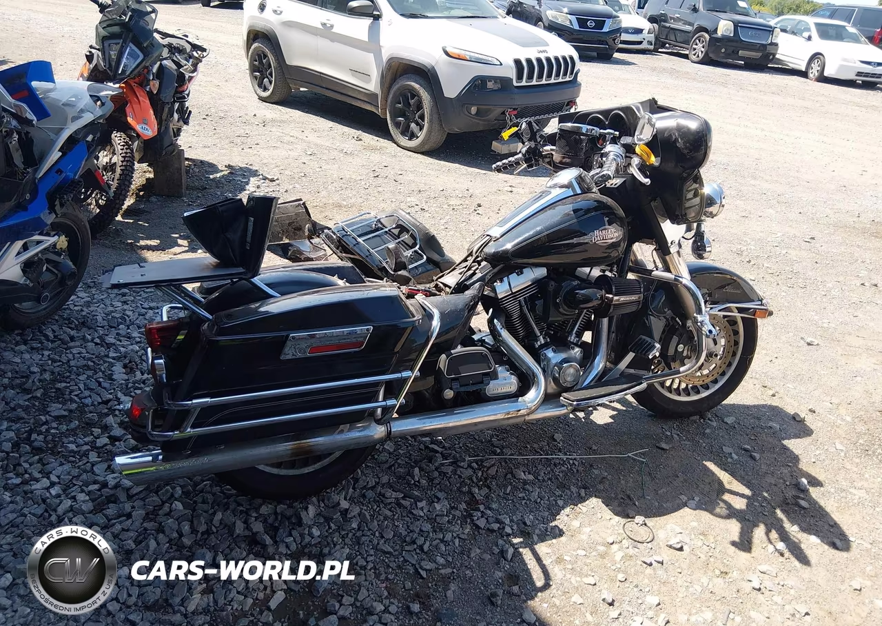 2010 Harley-Davidson Flhtc VIN:1HD1FF411AB629487 - 13