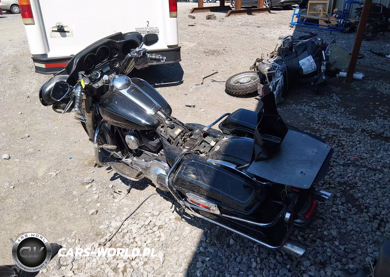 2010 Harley-Davidson Flhtc VIN:1HD1FF411AB629487 - 3
