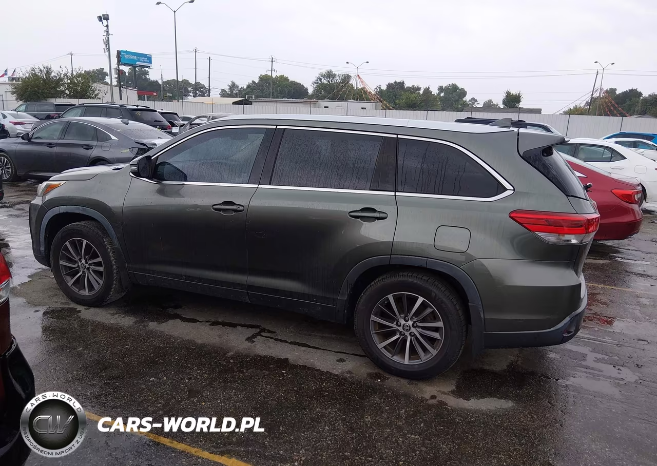 2019 Toyota Highlander Xle VIN:5TDKZRFHXKS368265 - 14