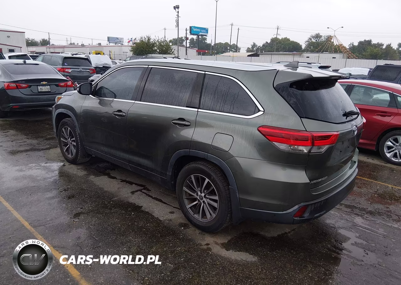 2019 Toyota Highlander Xle VIN:5TDKZRFHXKS368265 - 3