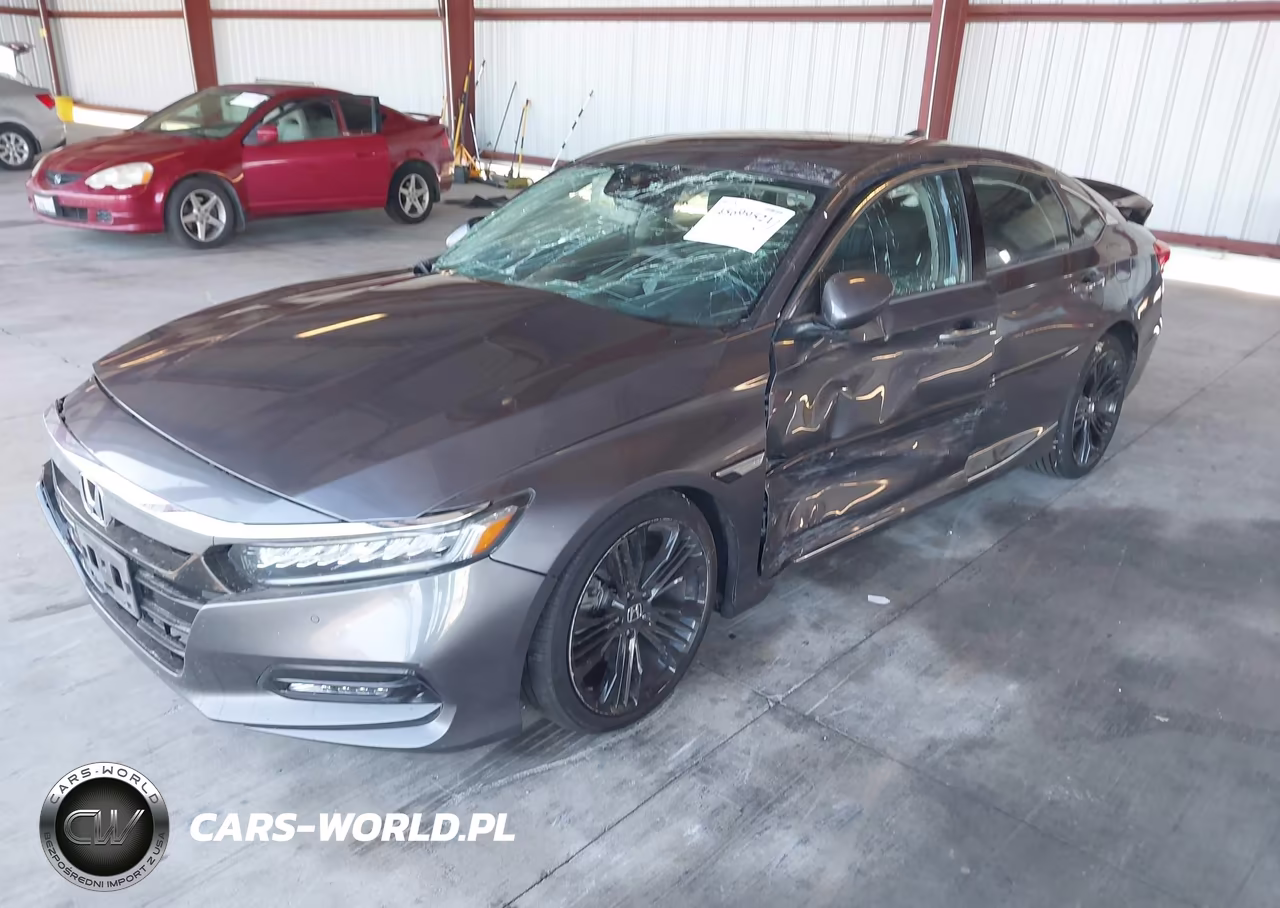 2018 Honda Accord Touring VIN:1HGCV1F97JA140635 - 2