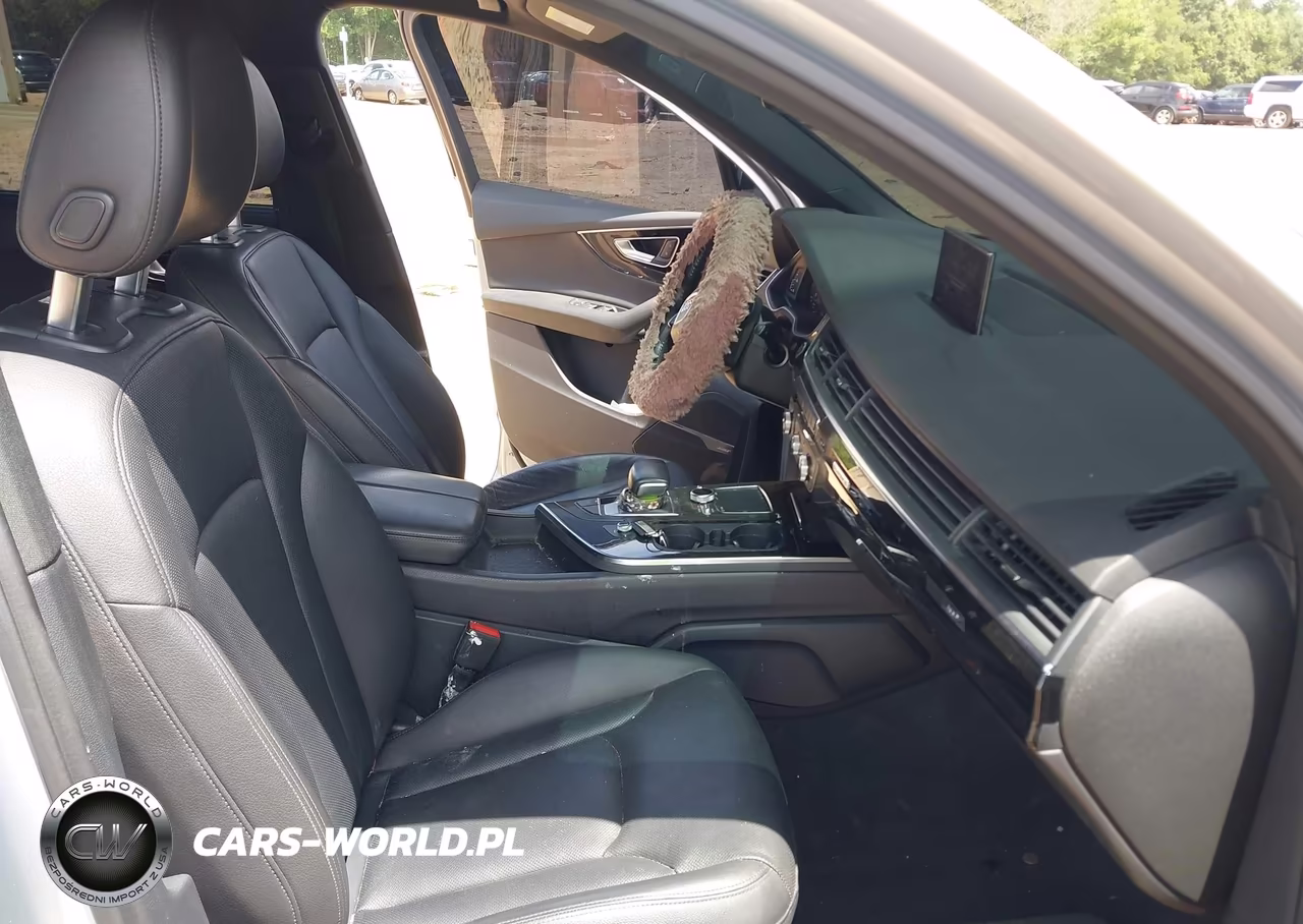 2018 Audi Q7 3.0T Premium VIN:WA1LAAF78JD013135 - 5