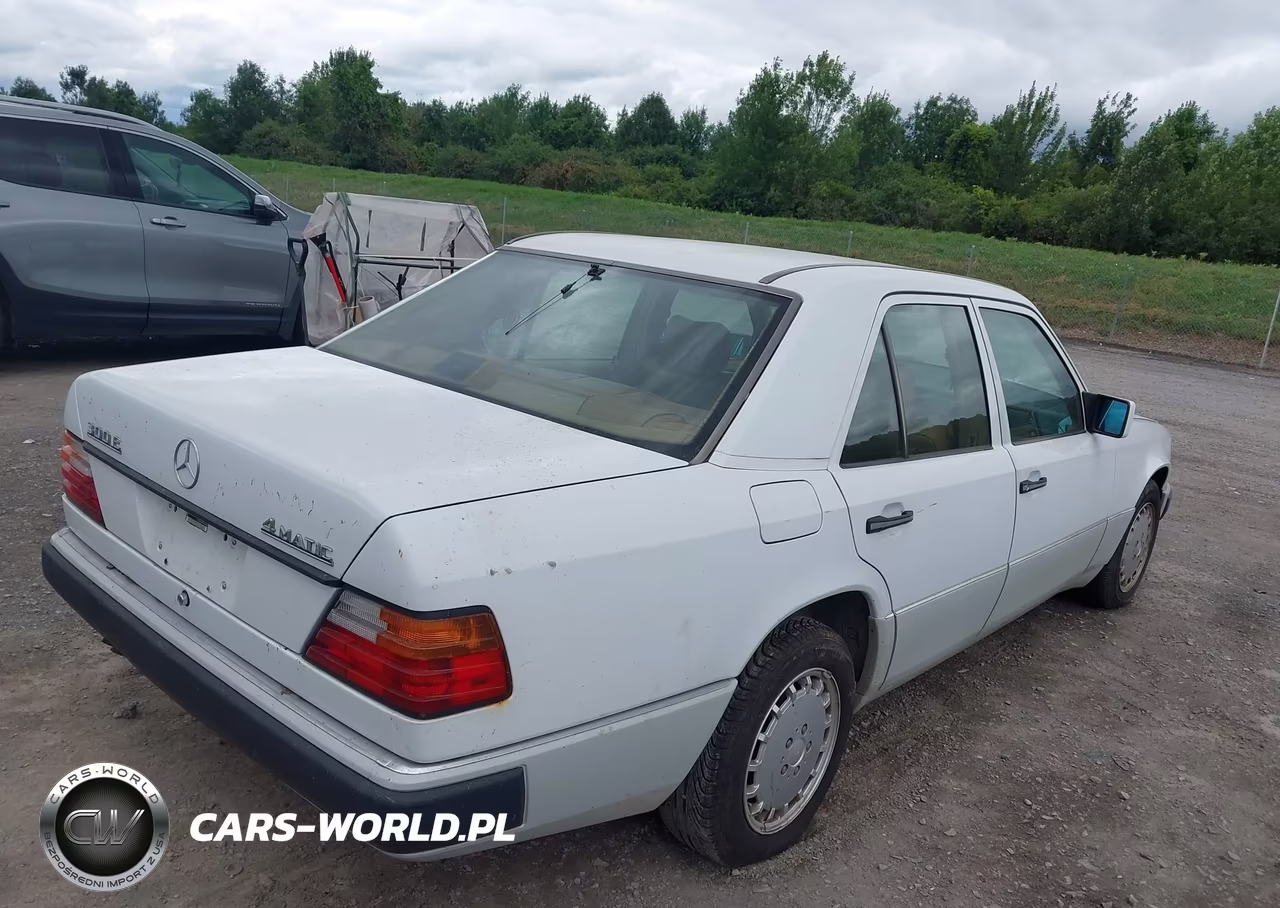 1992 Mercedes-Benz 300 E 4Matic VIN:WDBED30D9NB647683 - 4