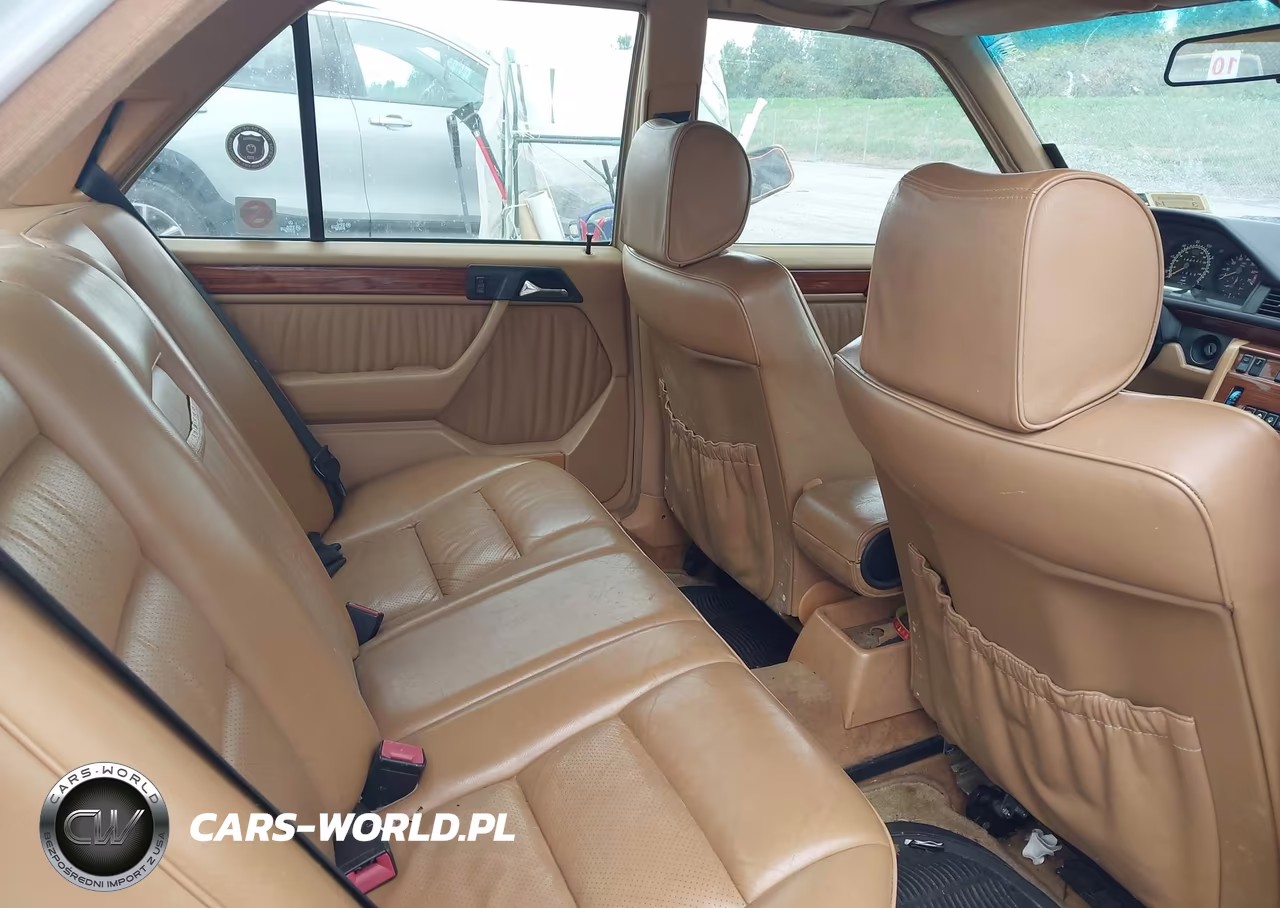 1992 Mercedes-Benz 300 E 4Matic VIN:WDBED30D9NB647683 - 8