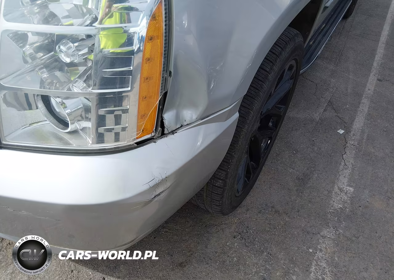 2011 Cadillac Escalade Luxury VIN:1GYS4BEF0BR148874 - 17