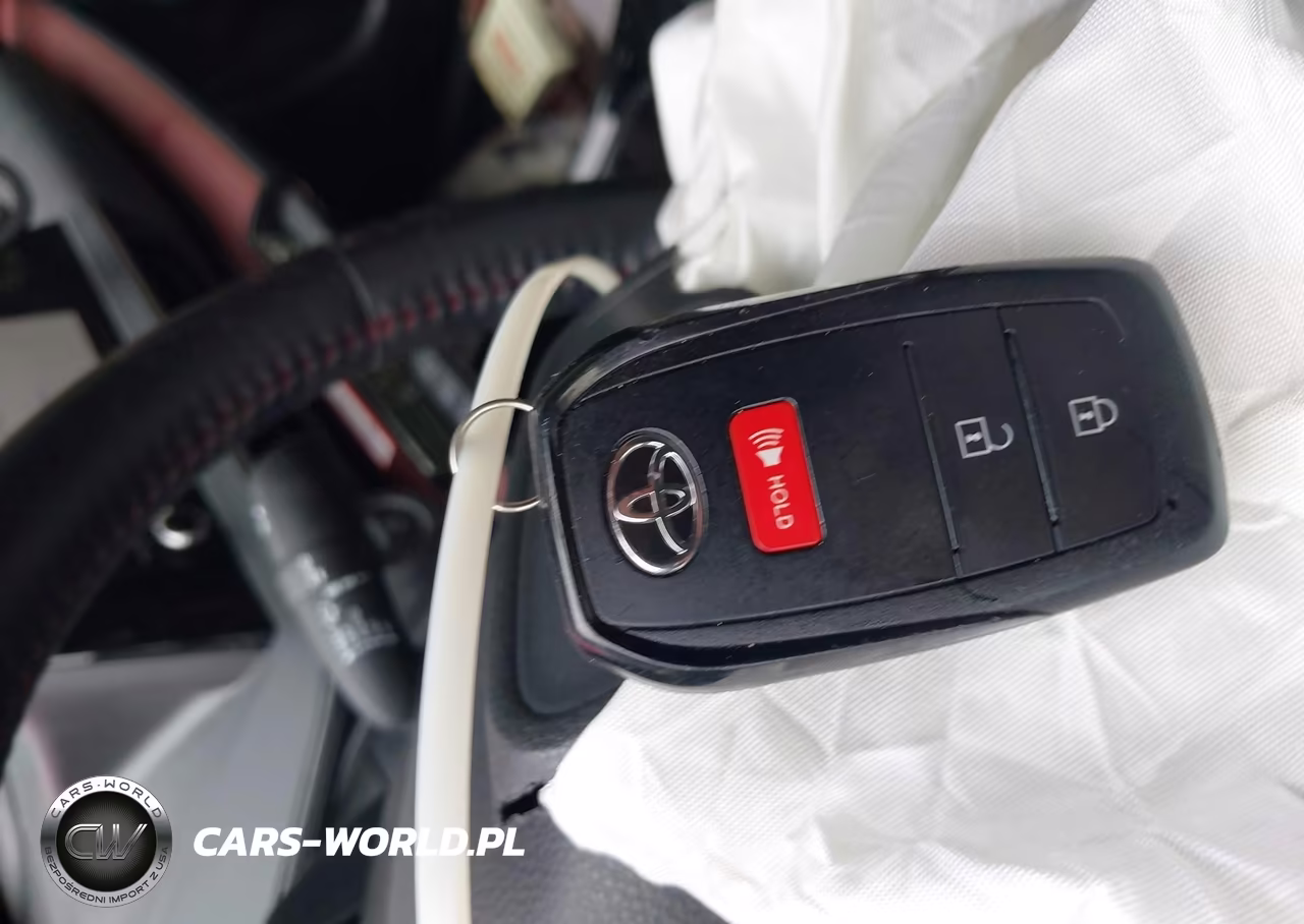 2025 Toyota Prius Plug-In Hybrid Se VIN:JTDACACU2S3044776 - 11