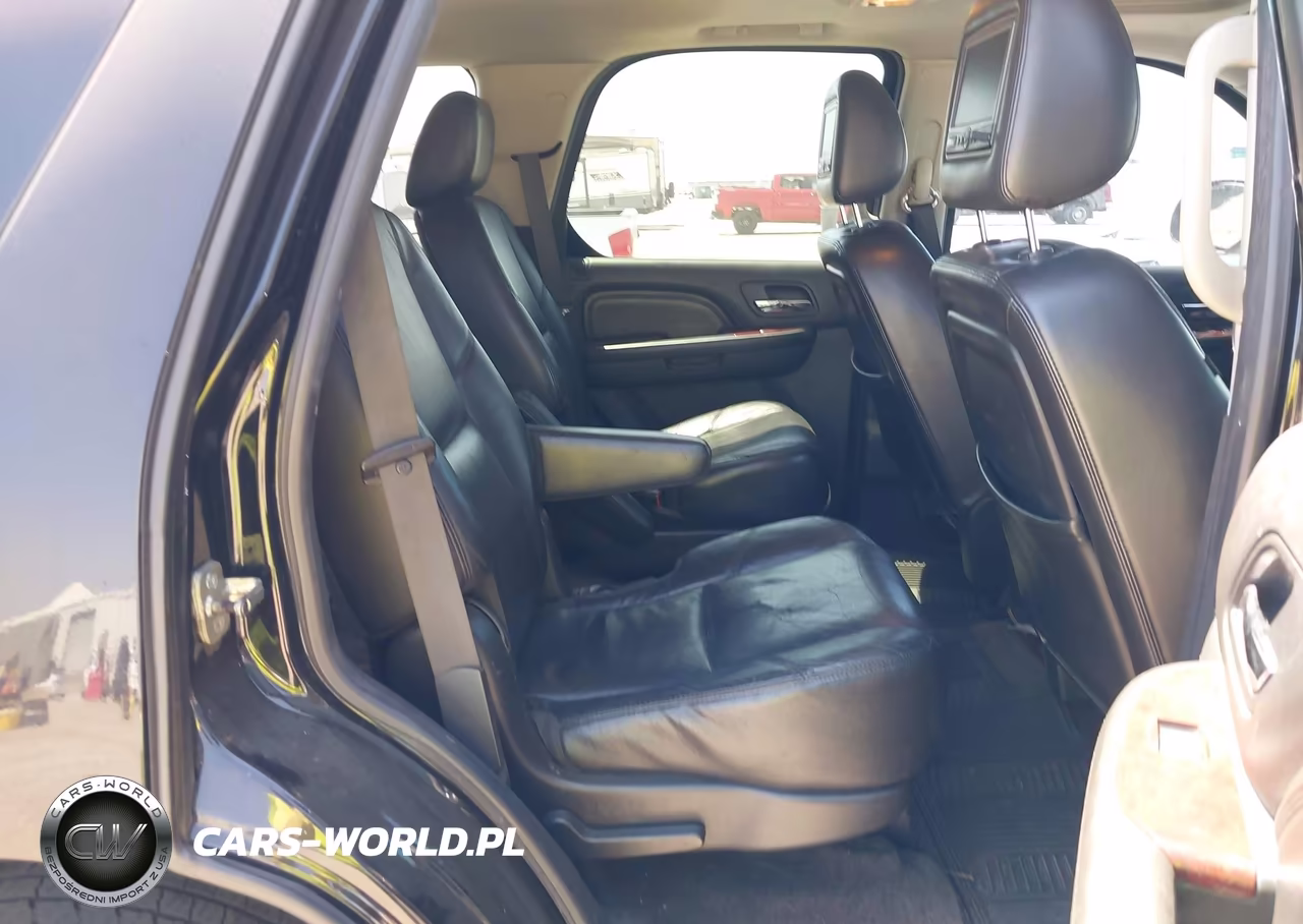 2011 Cadillac Escalade Luxury VIN:1GYS3BEFXBR100382 - 8