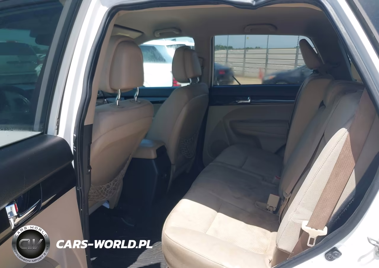 2011 Kia Sorento Lx V6 VIN:5XYKTDA25BG048646 - 8