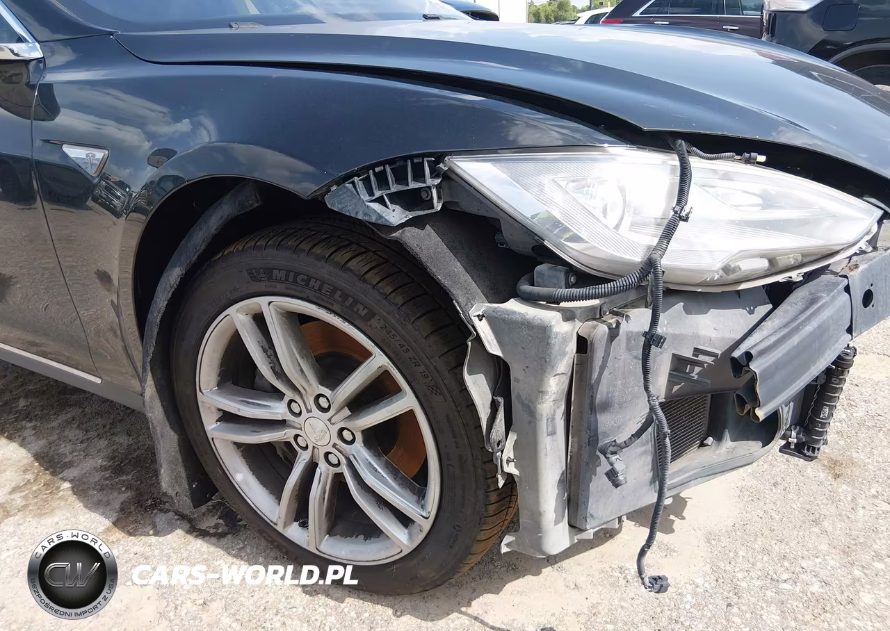 2014 Tesla Model S P85 VIN:5YJSA1H16EFP55767 - 18