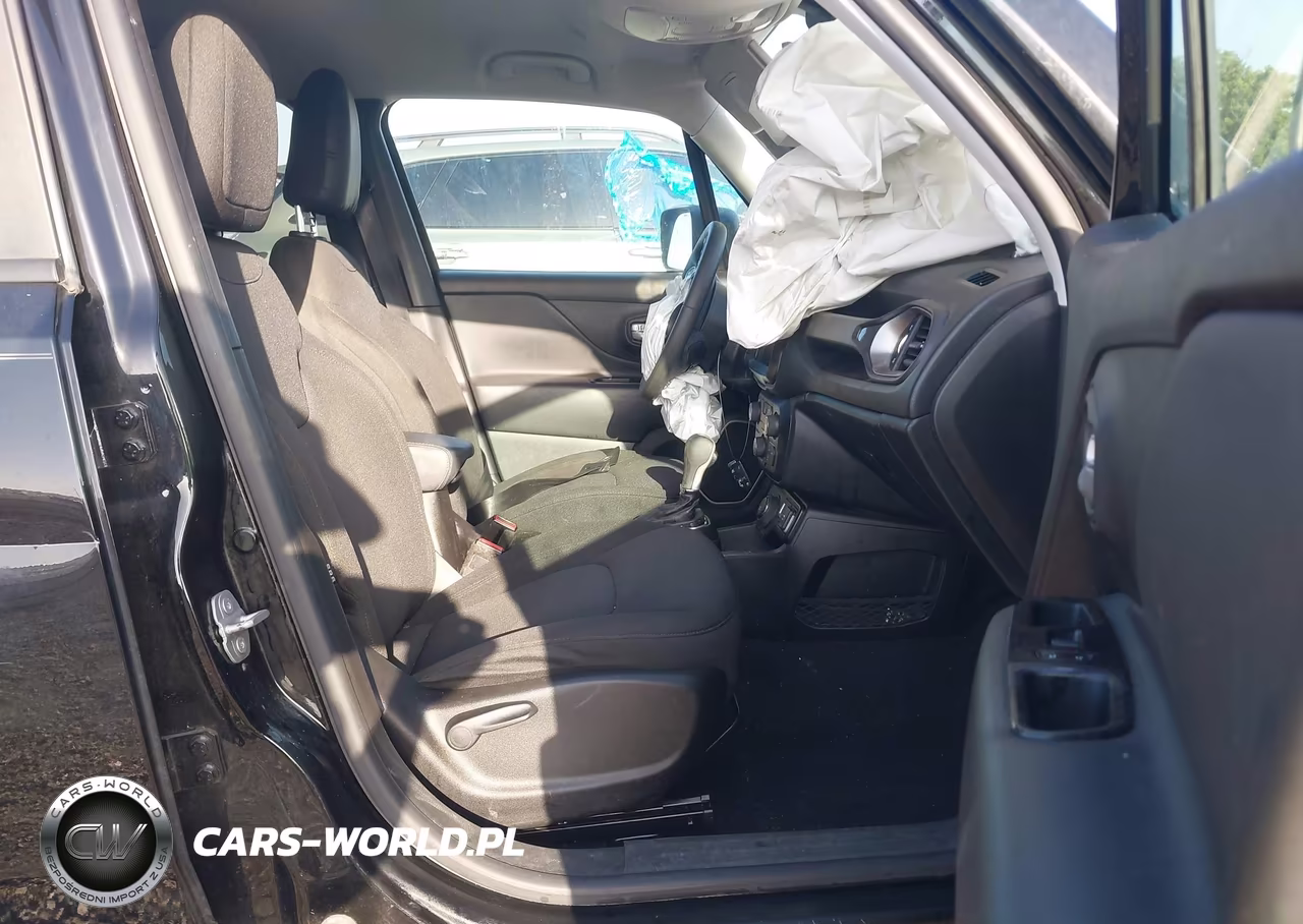 2023 Jeep Renegade Latitude 4X4 VIN:ZACNJDB19PPP16249 - 5