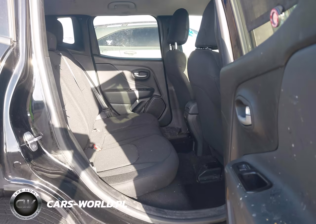 2023 Jeep Renegade Latitude 4X4 VIN:ZACNJDB19PPP16249 - 8