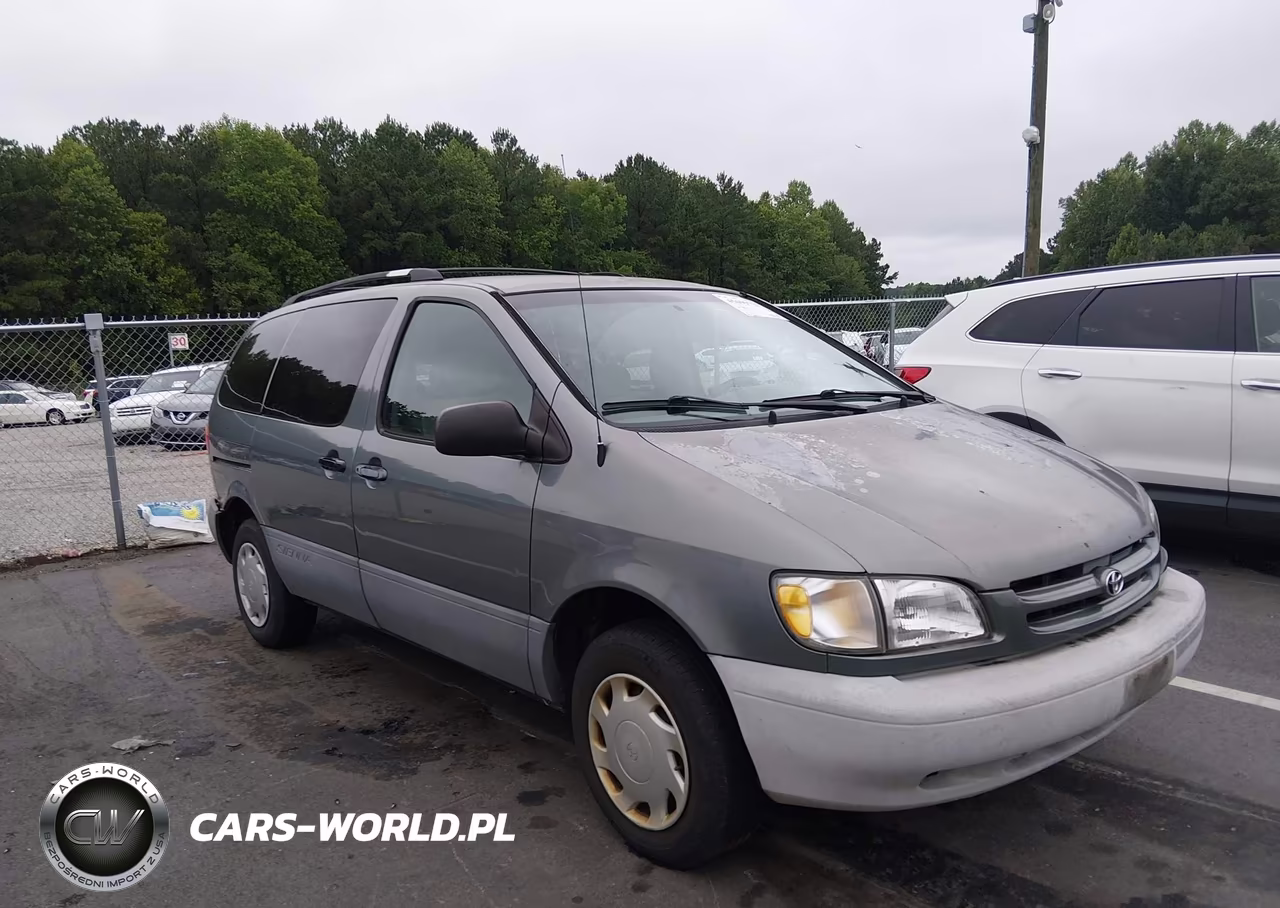 2000 Toyota Sienna Le