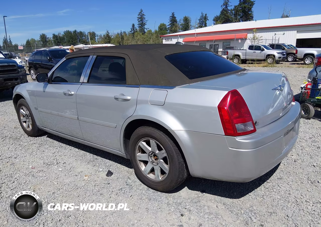 2005 Chrysler 300 Touring VIN:2C3AA53G35H595246 - 3