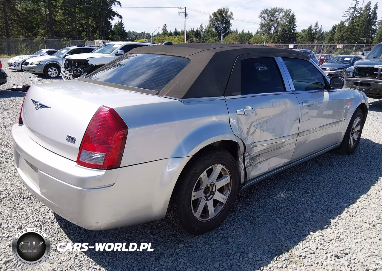 2005 Chrysler 300 Touring VIN:2C3AA53G35H595246 - 4