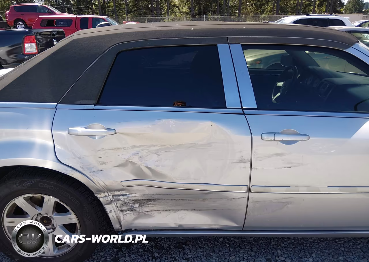 2005 Chrysler 300 Touring VIN:2C3AA53G35H595246 - 6