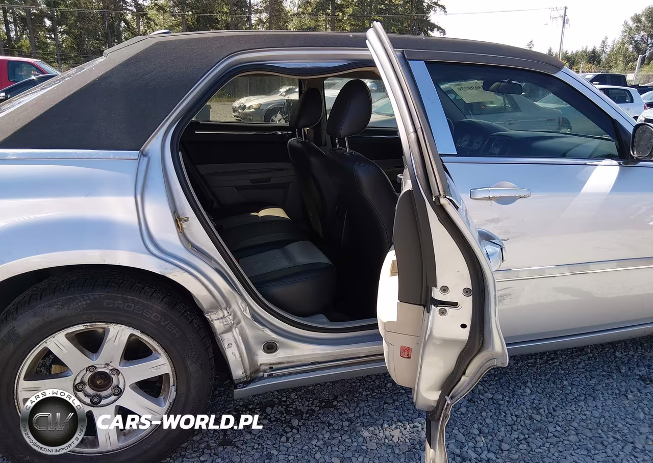 2005 Chrysler 300 Touring VIN:2C3AA53G35H595246 - 8