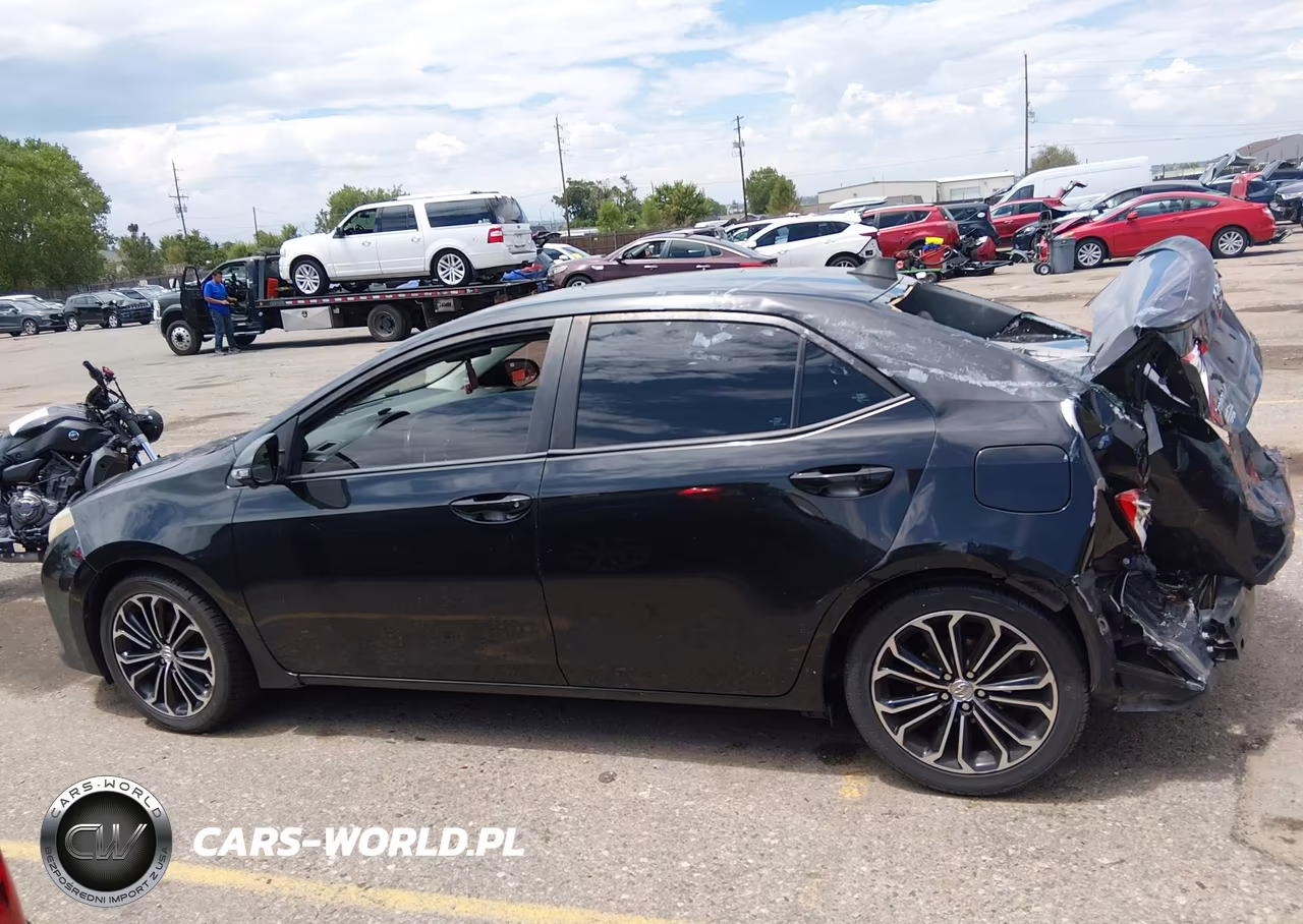 2015 Toyota Corolla S Plus VIN:5YFBURHE9FP301057 - 14