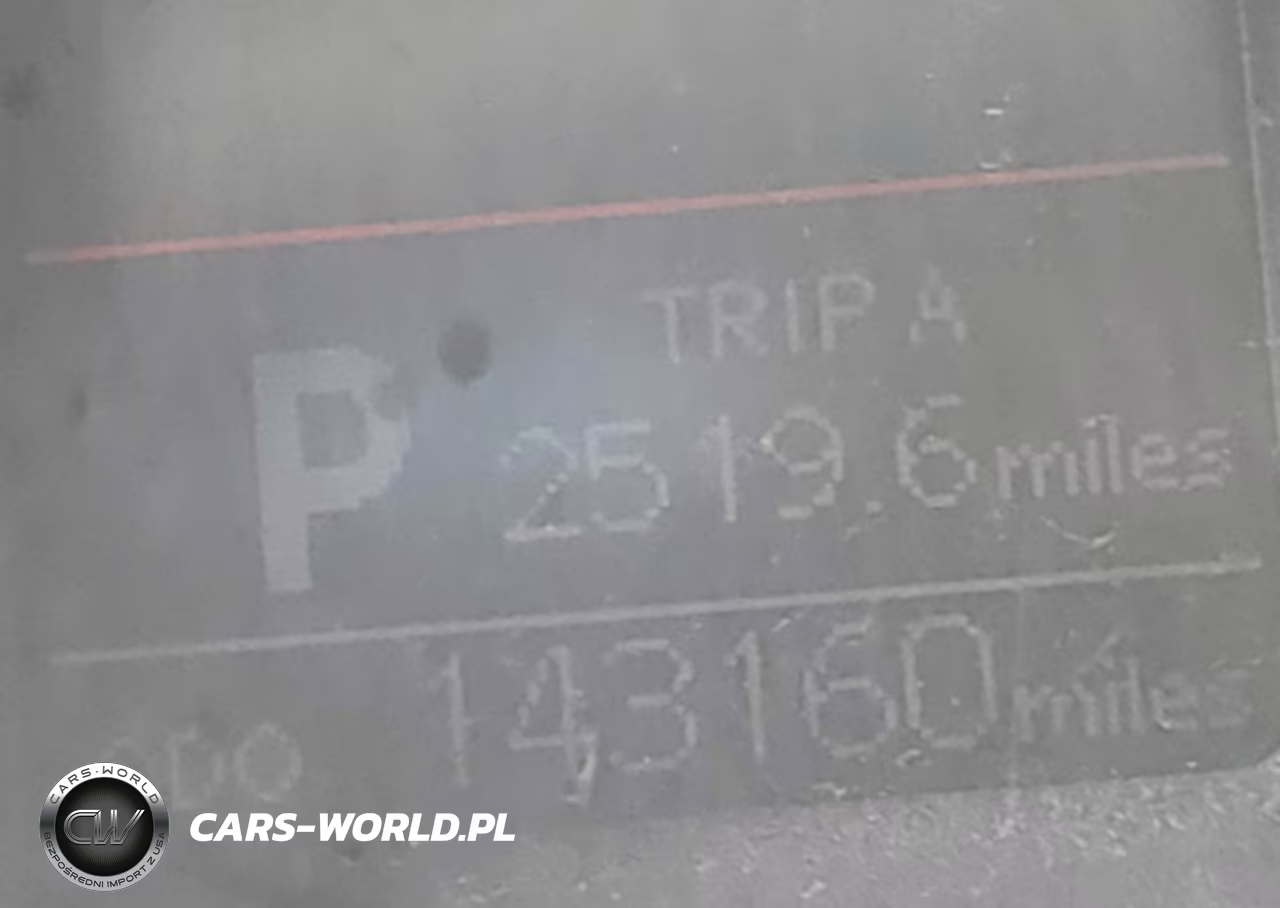 2015 Toyota Corolla S Plus VIN:5YFBURHE9FP301057 - 15