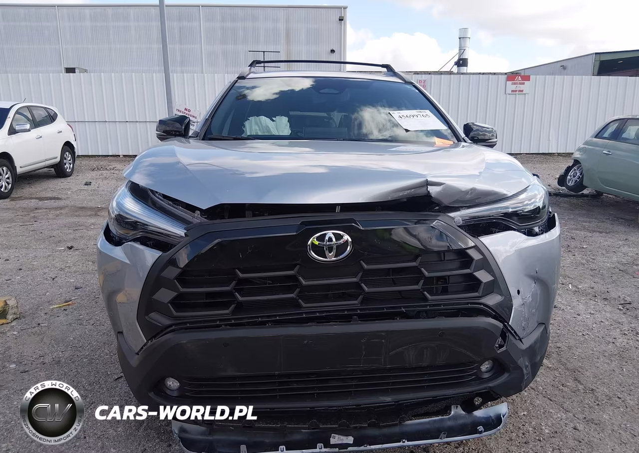 2026 Toyota Corolla Cross Xle VIN:7MUDAAAG7TV210702 - 12