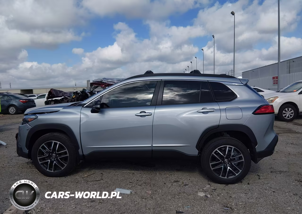2026 Toyota Corolla Cross Xle VIN:7MUDAAAG7TV210702 - 14